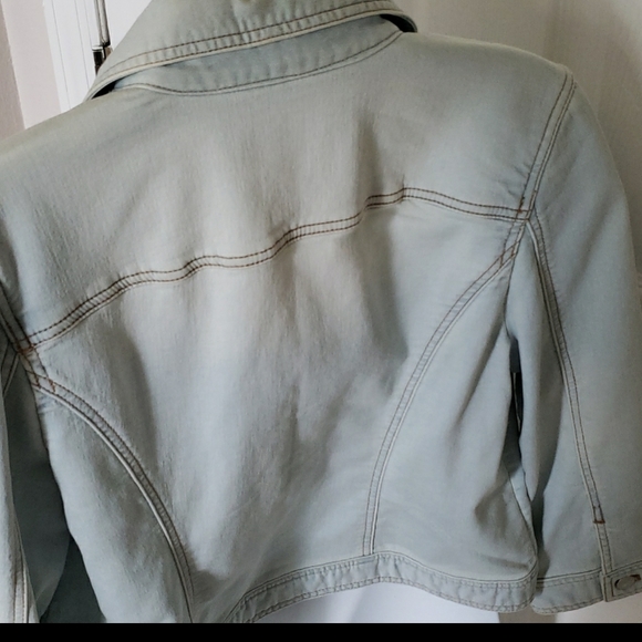 CHICO'S SOFT DENIM JACKET - Picture 3 of 5